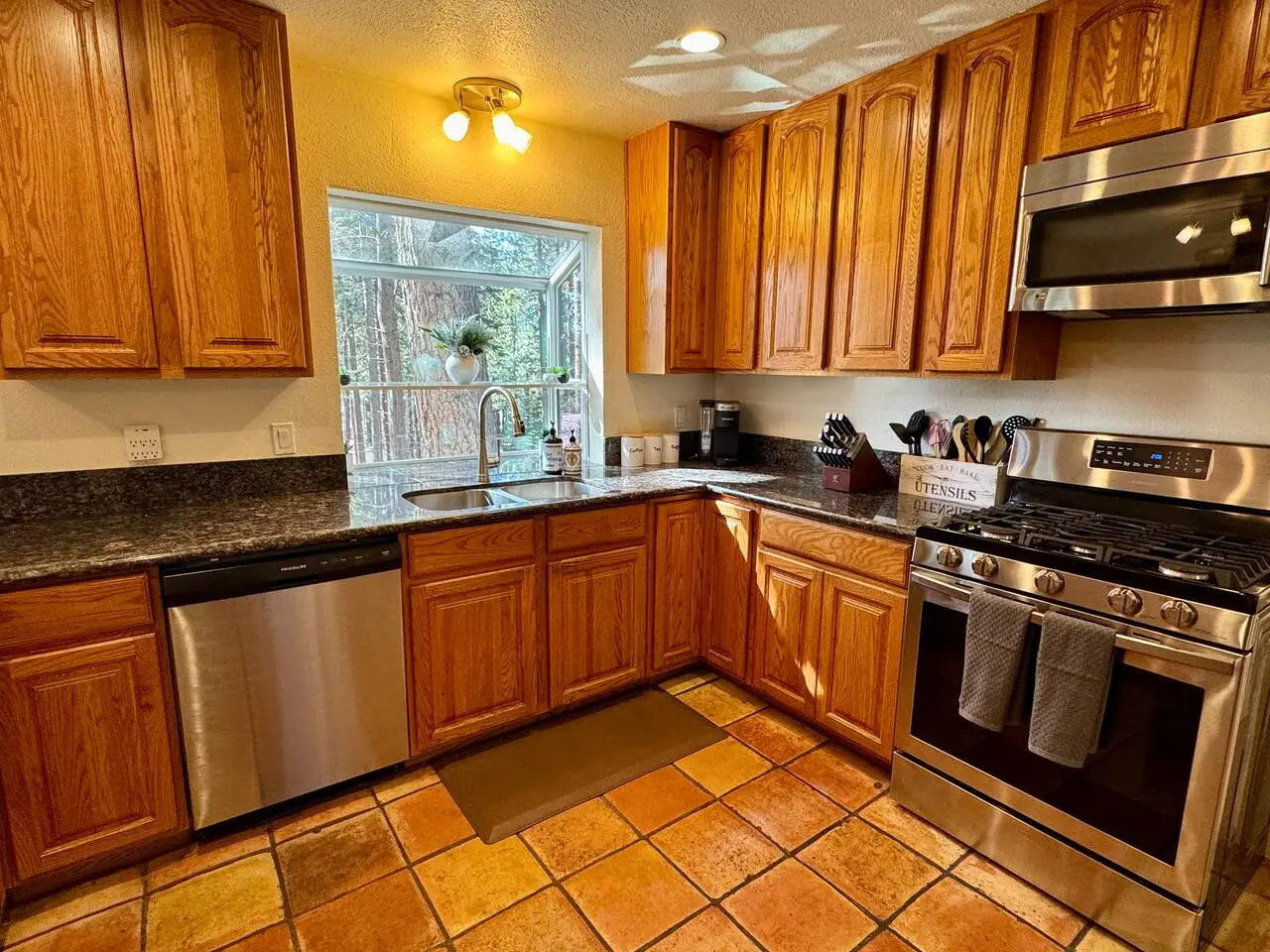 35854 499271 red1q 5jRqIiSdry6YWzjbI93TEwTV jTnvUJQj49KE 69bd94cb90f31.jpg